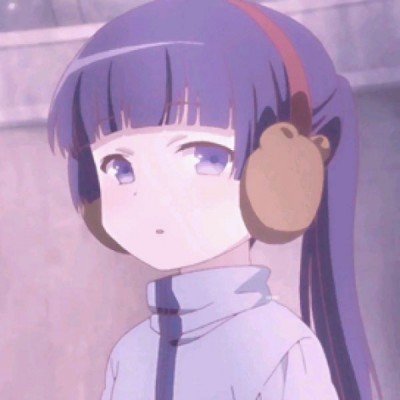 游客手捧母亲照片向毛主席铜像鞠躬